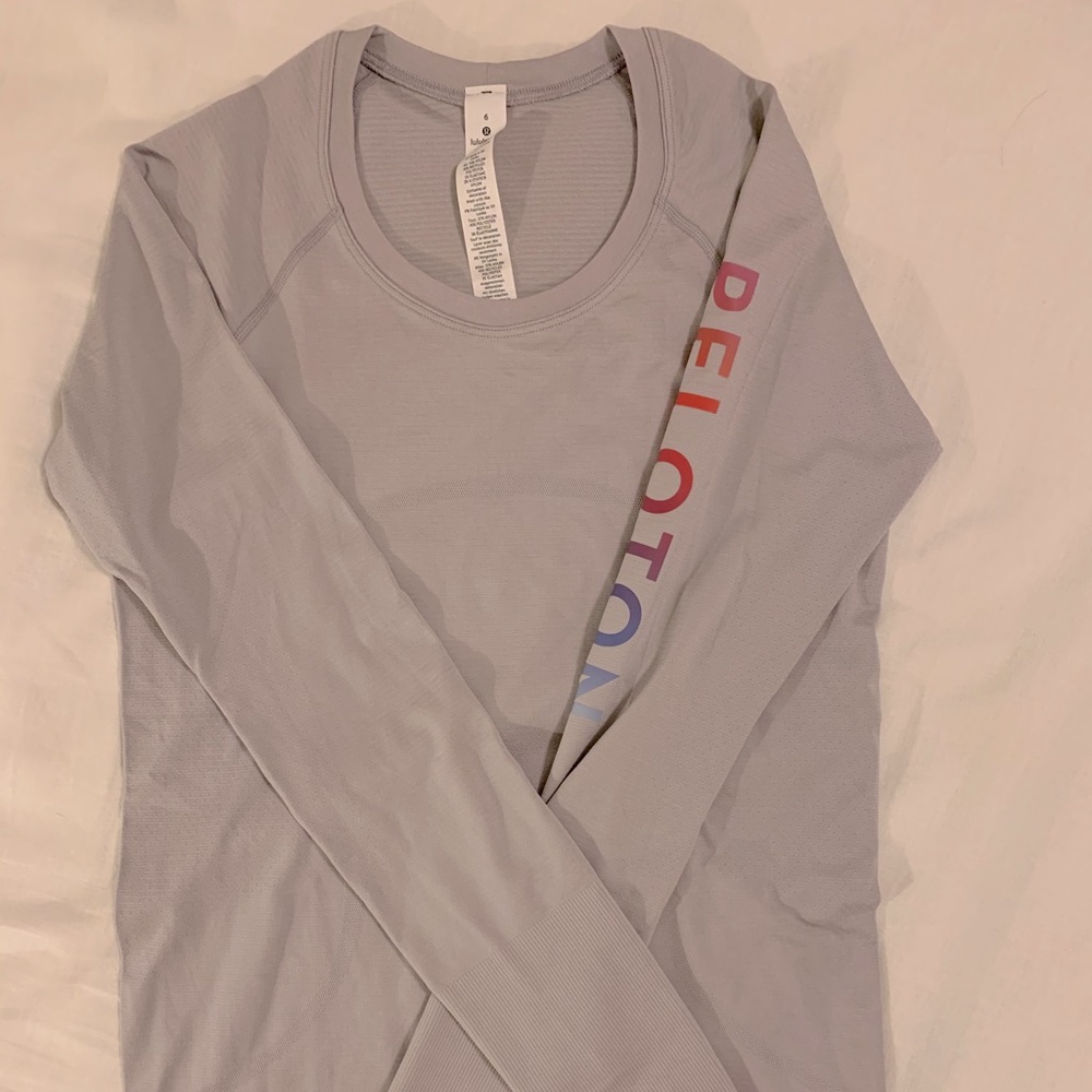 Peloton UK Exclusive Lulu 🍋 Swiftly Longsleeve